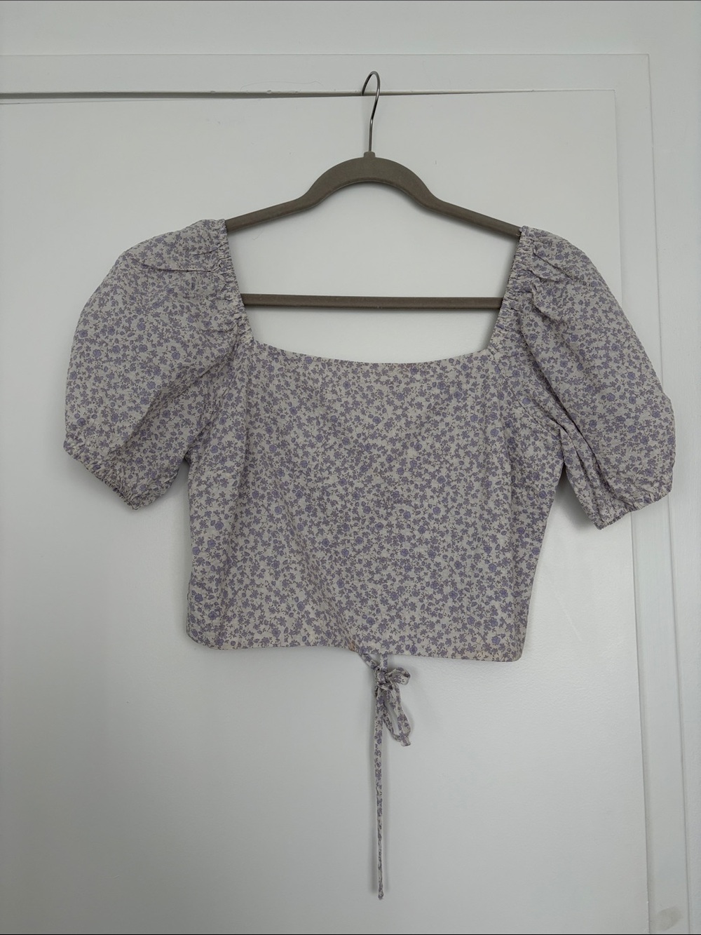 Lavender Floral Puff-Sleeve Crop Top